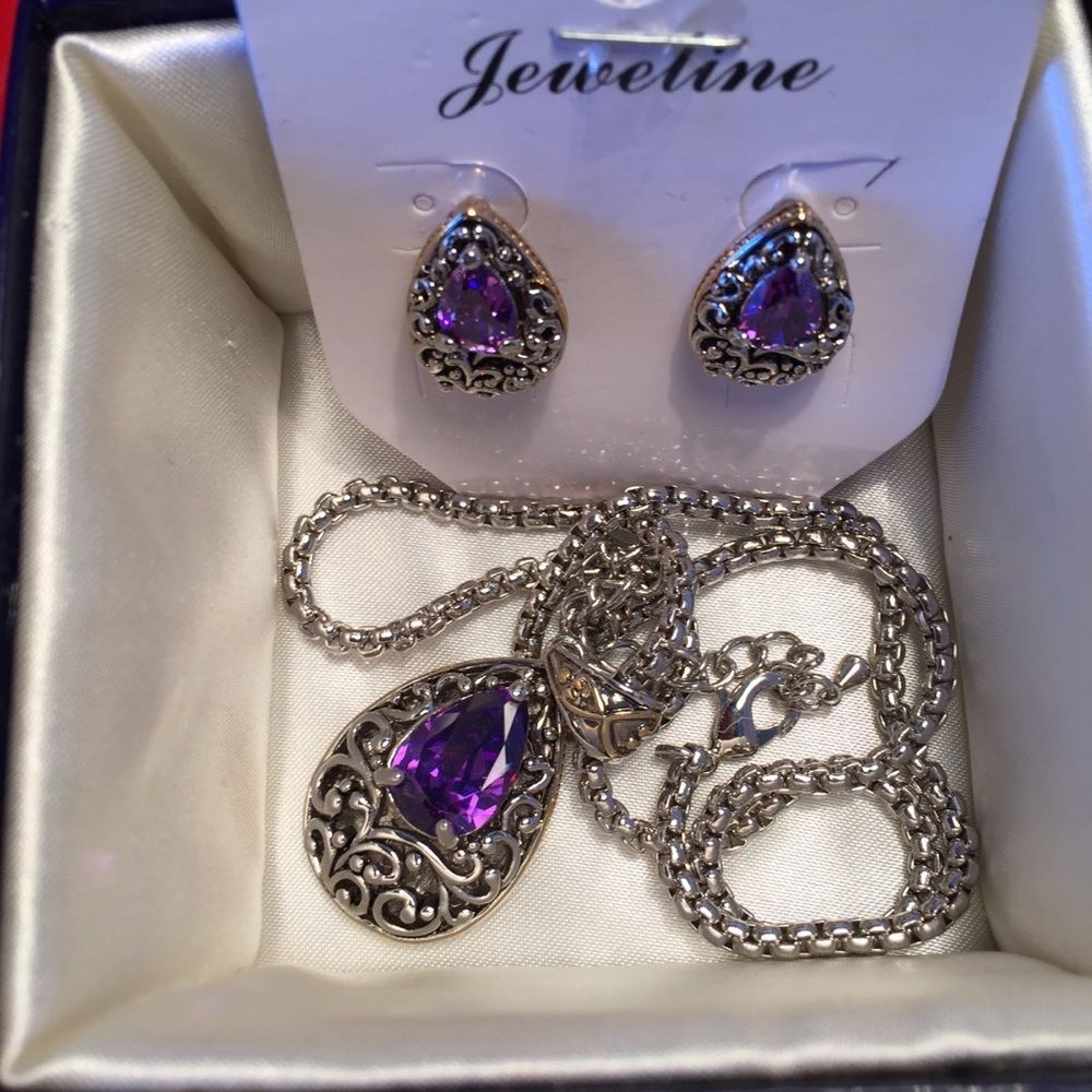 Jeweline necklace and earrings
